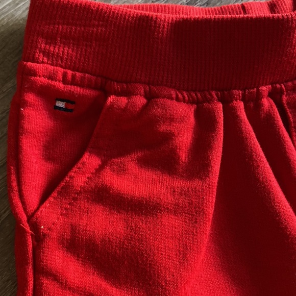 Tommy Hilfiger 2 piece boys size 6-9 mos. NWT! Short sleeve tee & red shorts - Picture 9 of 16